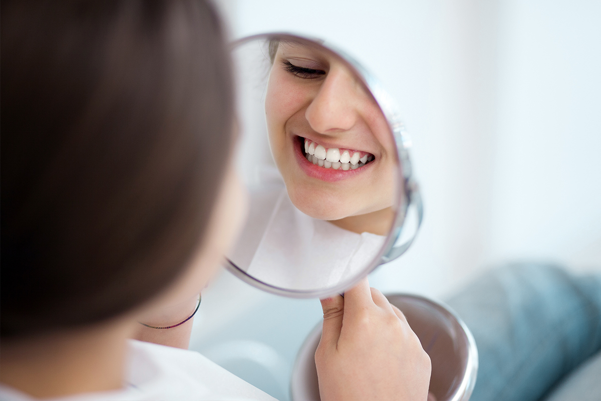 ¿Cómo puedes mantener los resultados de un blanqueamiento dental?